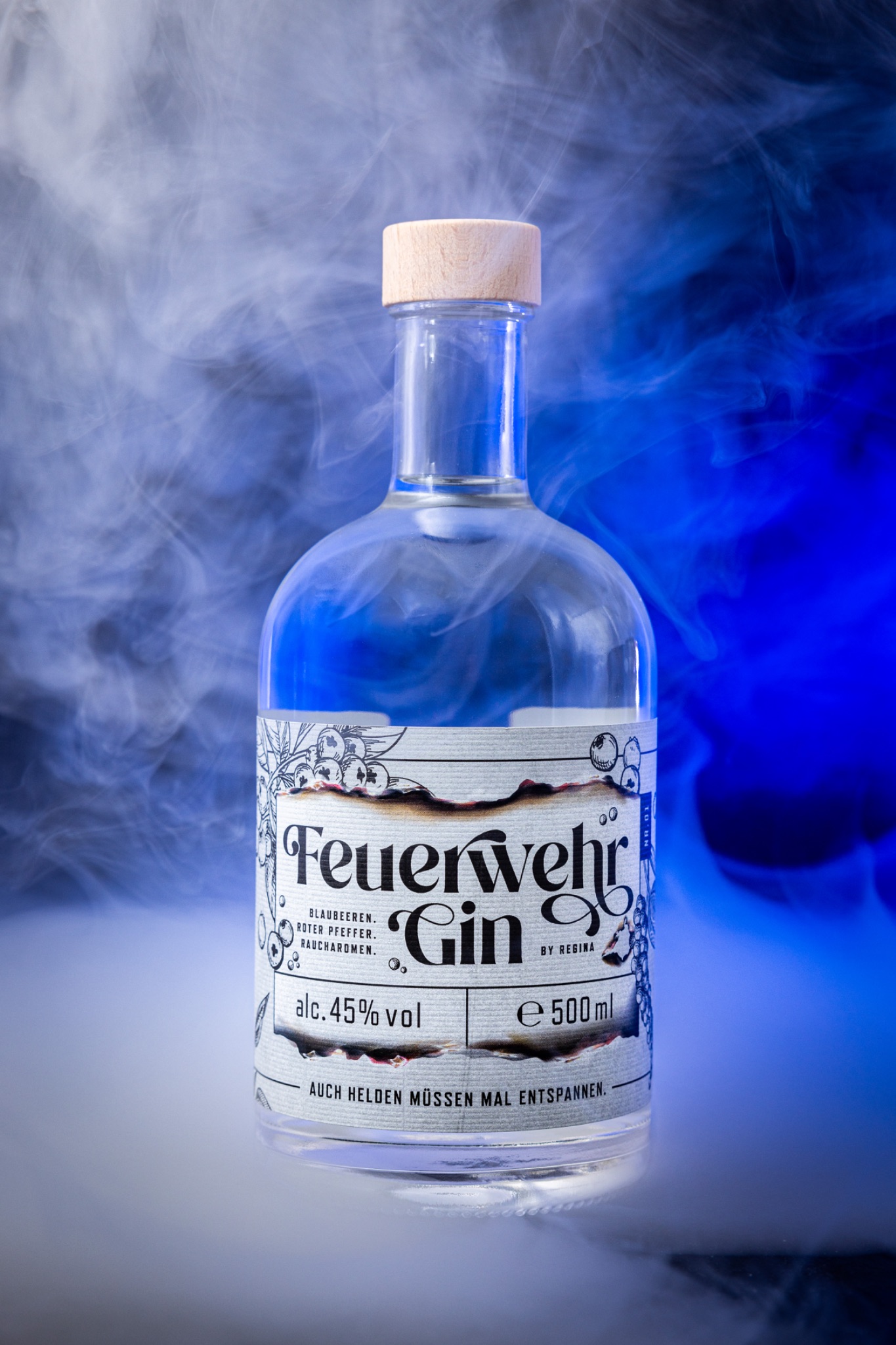 Feuerwehr gin im rauch blau