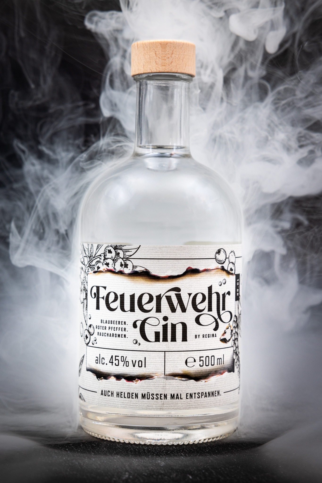 Feuerwehr gin im rauch weiss