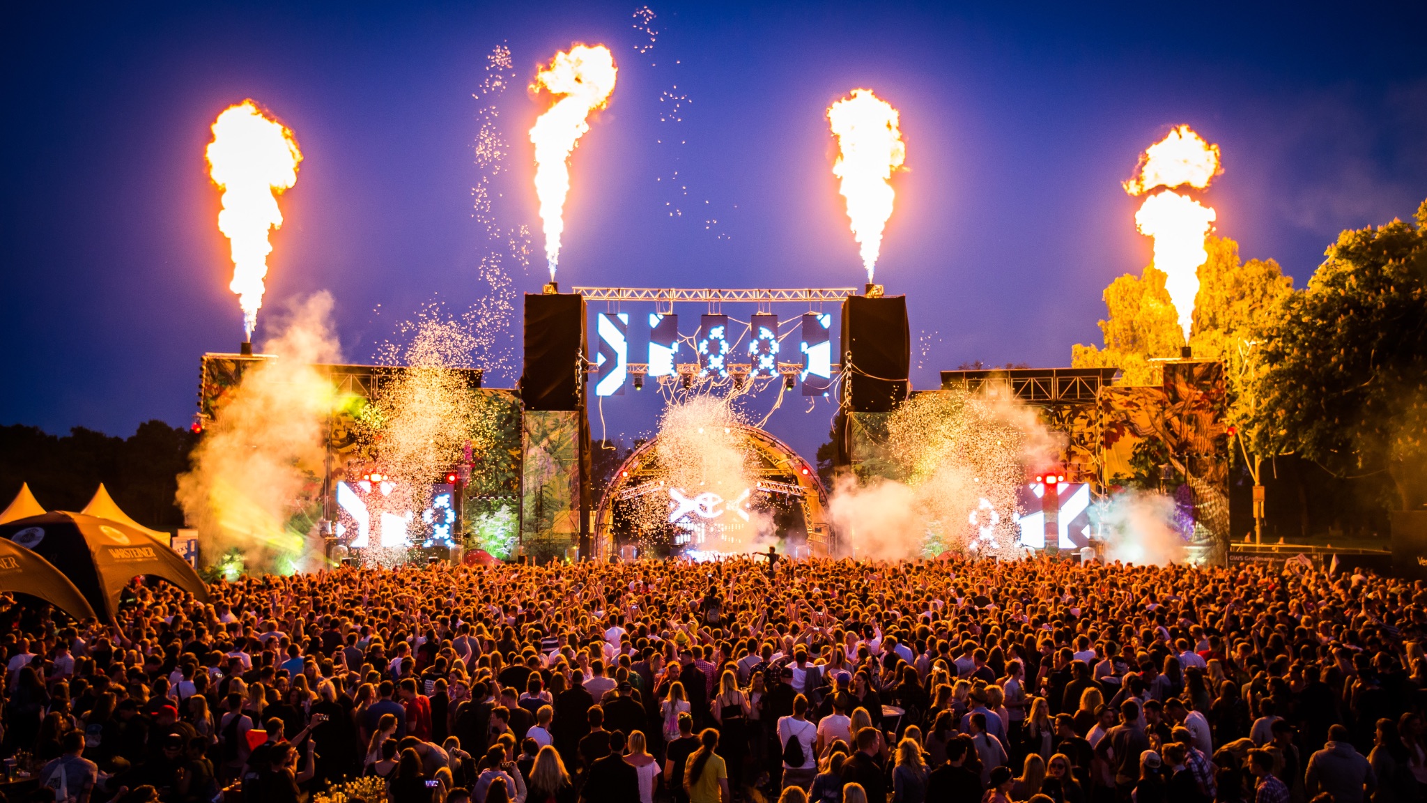 Tante mia tanzt mainstage feuer